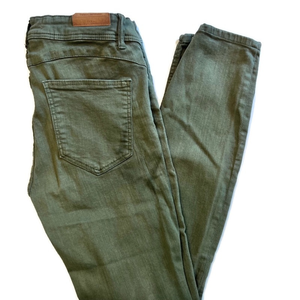 Zara Mid Rise Jeans Size 8